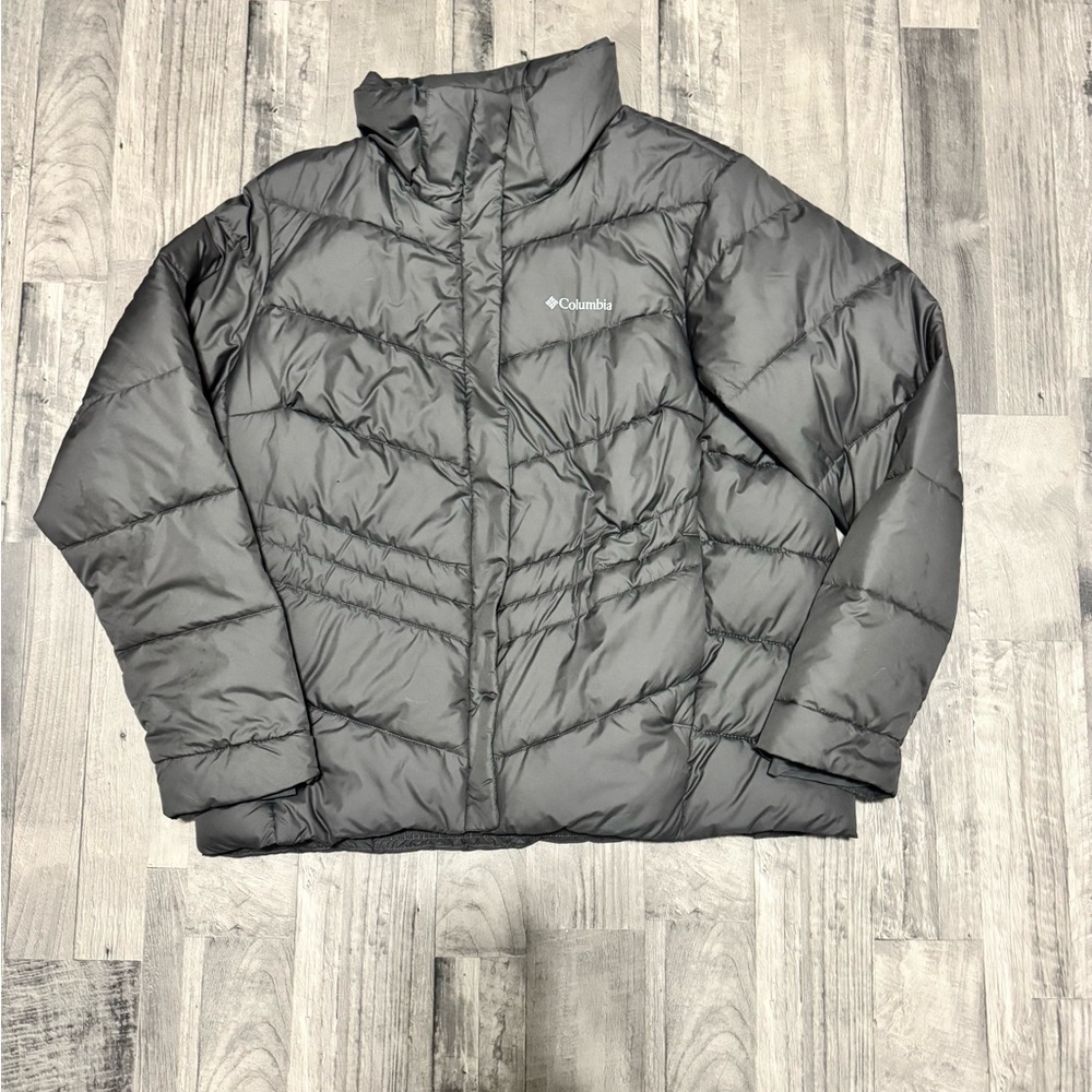 Women’s Columbia Gray Insulated Jacket **Like New!